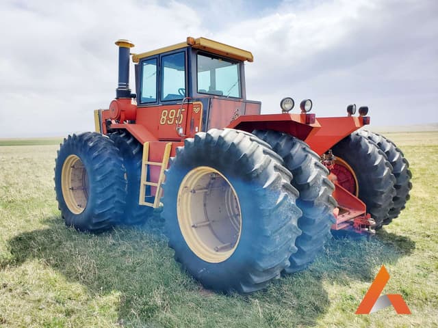 Image of Versatile 895 equipment image 2