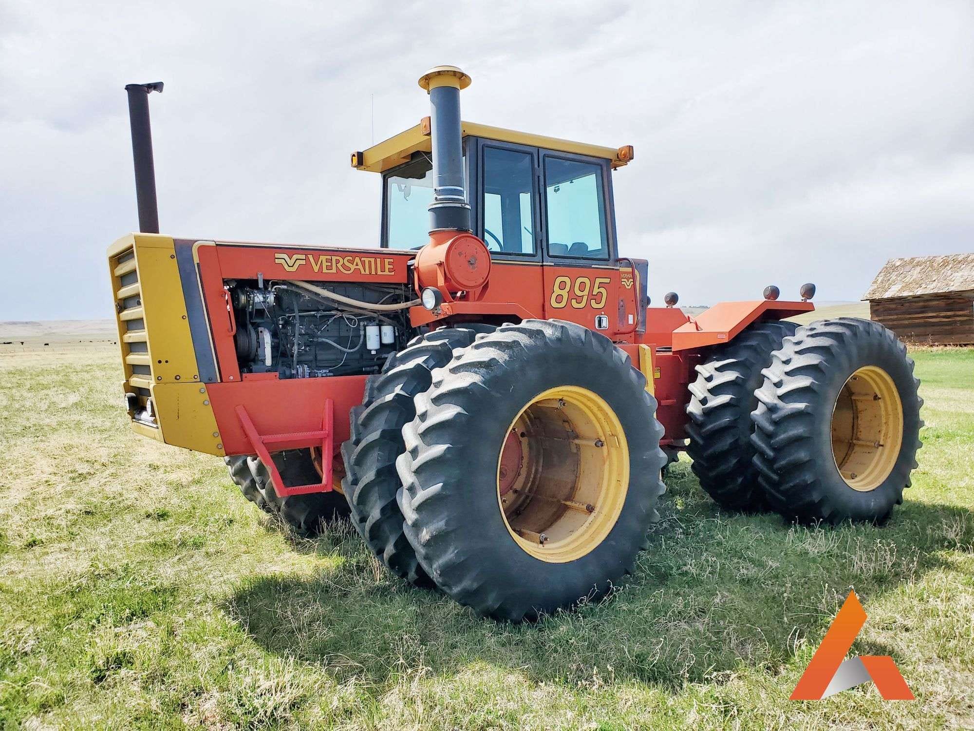1982 Versatile 895 Equipment Image0