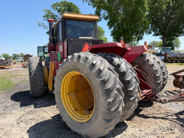 Image of Versatile 895 equipment image 2