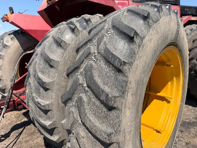 Image of Versatile 895 equipment image 4