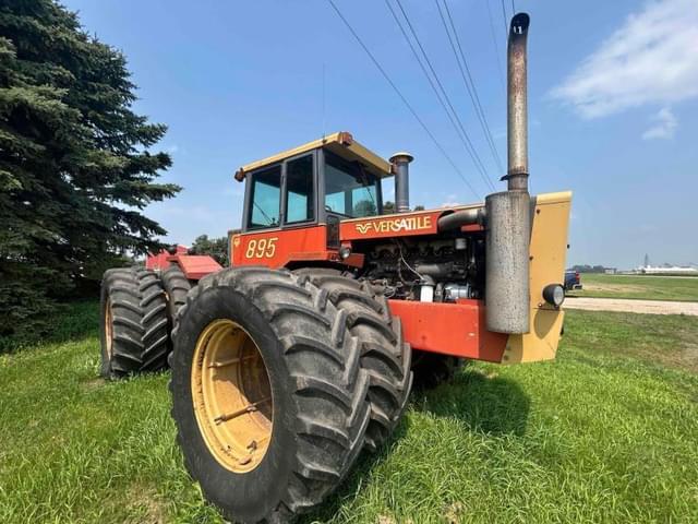 Image of Versatile 895 equipment image 2
