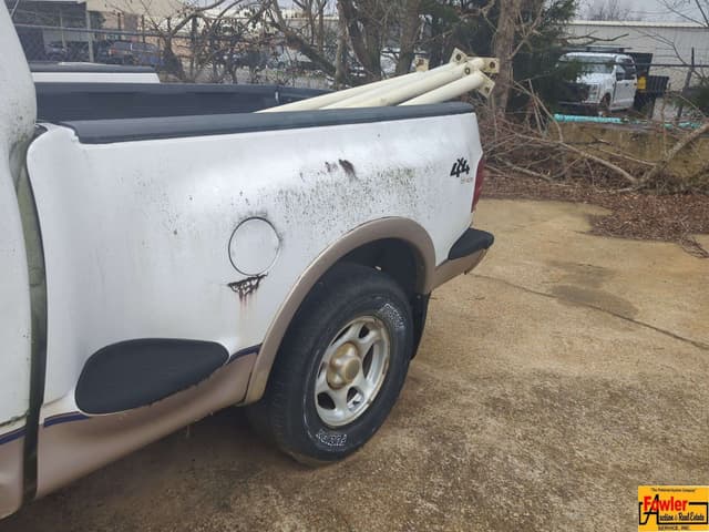 Image of Ford F-150 equipment image 2