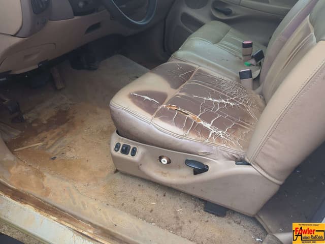 Image of Ford F-150 equipment image 3