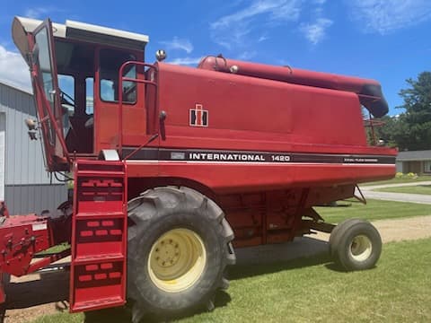 Image of International Harvester 1420 Image 0