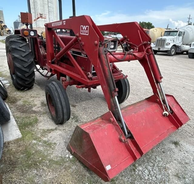 Image of International Harvester 584 equipment image 3