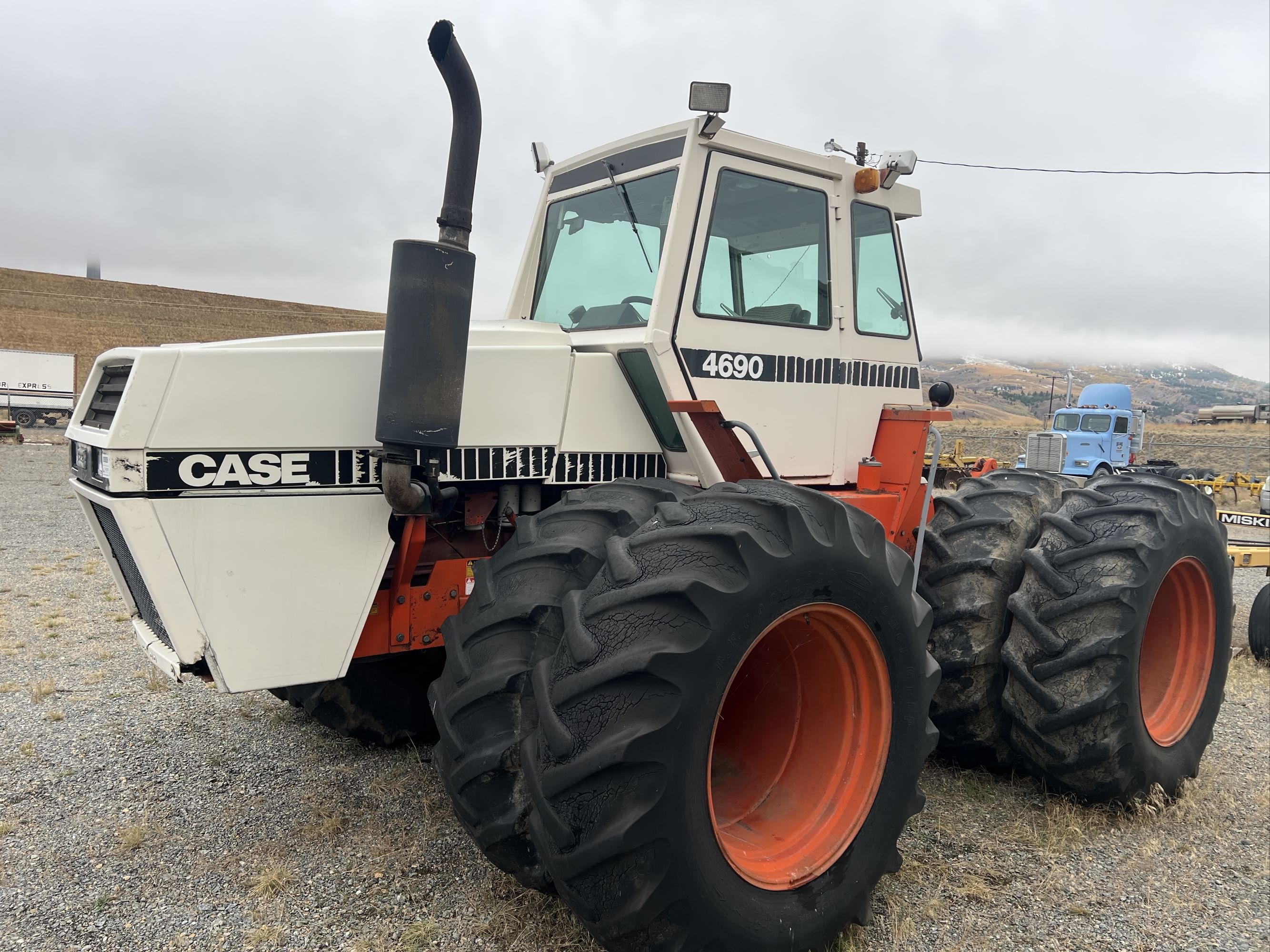 1983 J.I. Case 4690 Equipment Image0