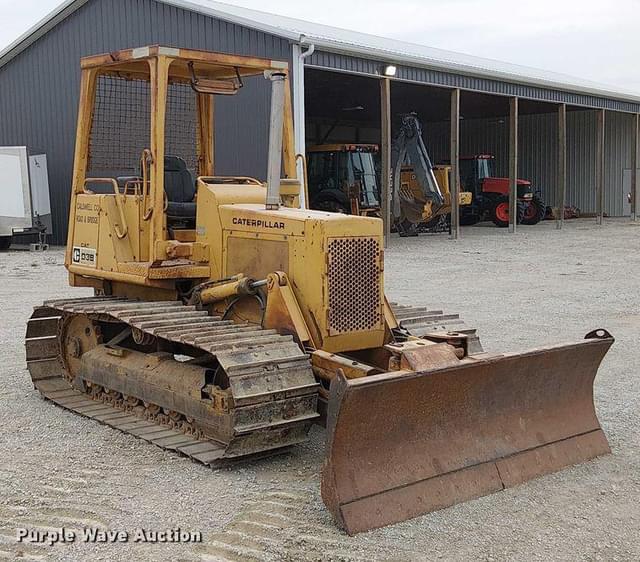 Image of Caterpillar D3B equipment image 2