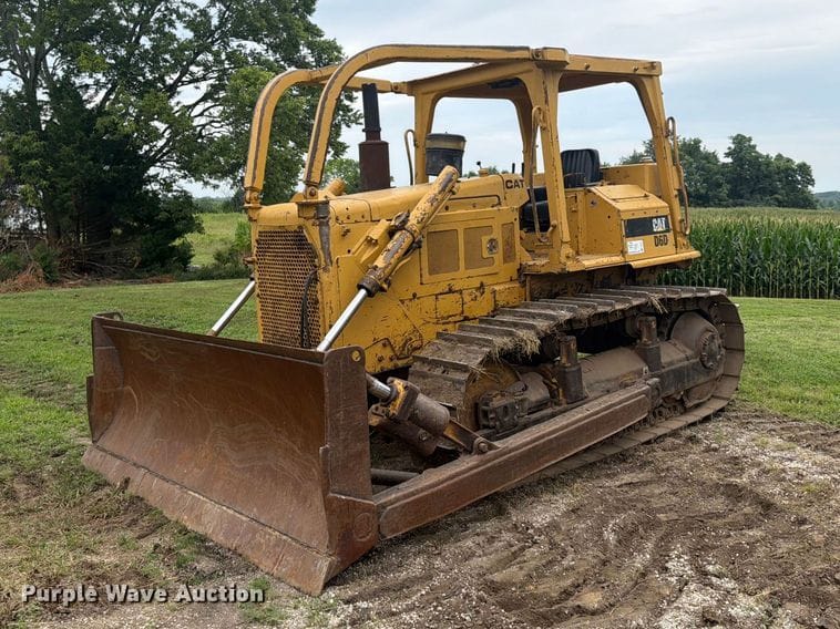 1983 Caterpillar D6D Equipment Image0