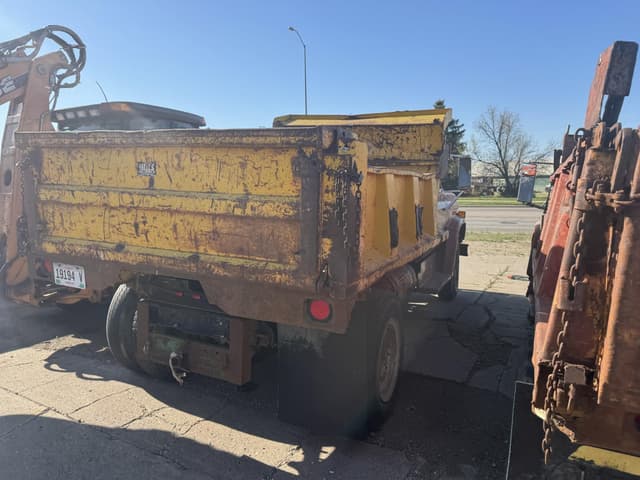 Image of Chevrolet 70 equipment image 3
