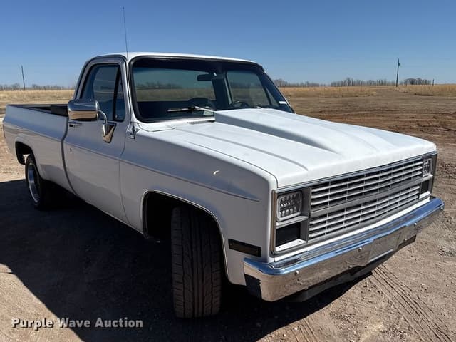 Image of Chevrolet C10 equipment image 2