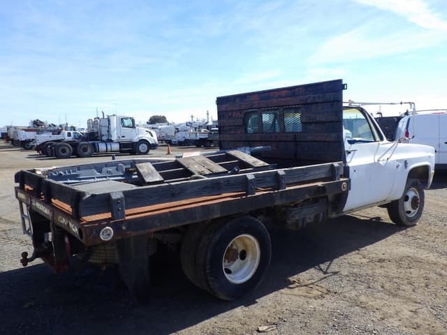 Image of Chevrolet C30 equipment image 2