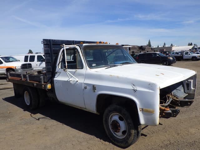 Image of Chevrolet C30 equipment image 1