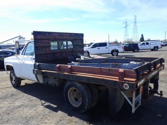 Image of Chevrolet C30 equipment image 3