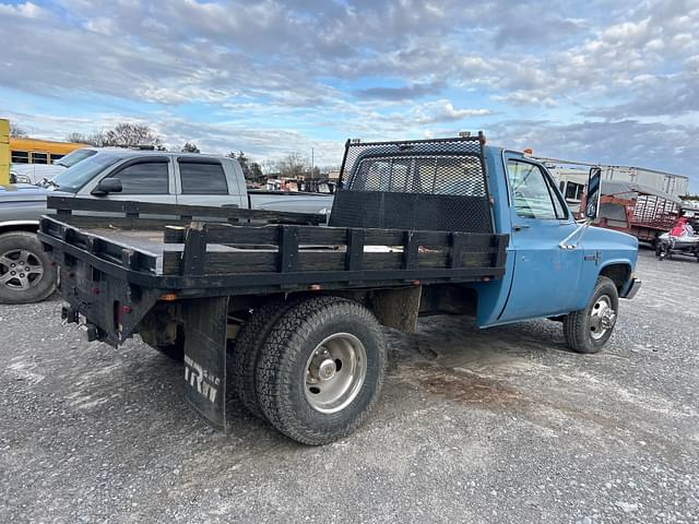 Image of Chevrolet C3500 equipment image 3