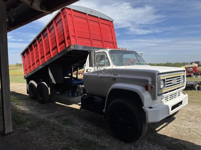 Image of Chevrolet C70 equipment image 1
