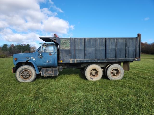 Image of Chevrolet C70 equipment image 1