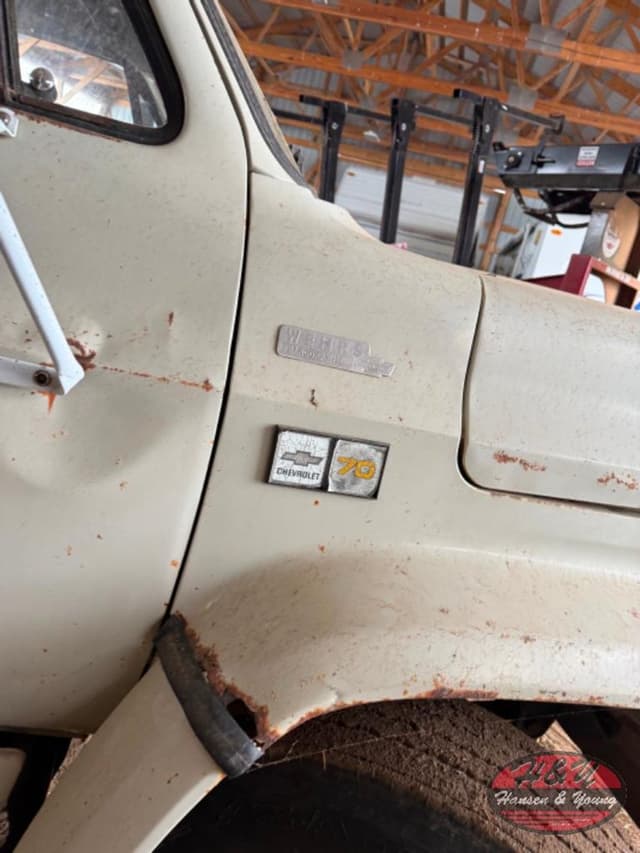 Image of Chevrolet C70 equipment image 4