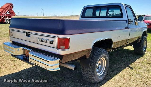 Image of Chevrolet K10 equipment image 4