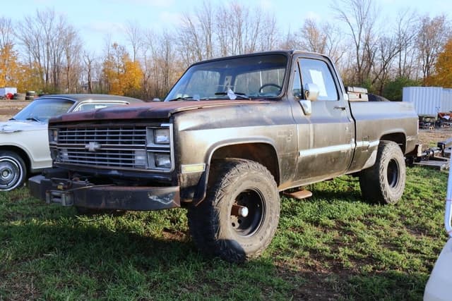 Image of Chevrolet K1500 equipment image 1