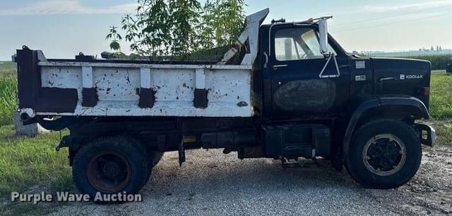 Image of Chevrolet Kodiak equipment image 3