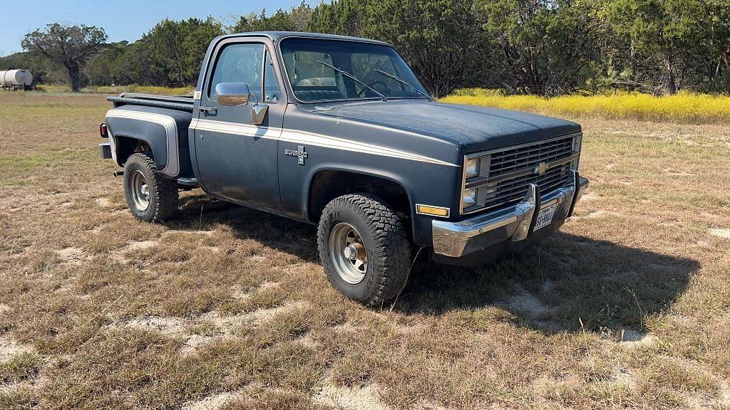 Image of Chevrolet Silverado 10 Primary image