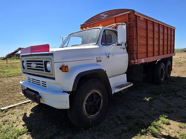 Image of Chevrolet 70 equipment image 2