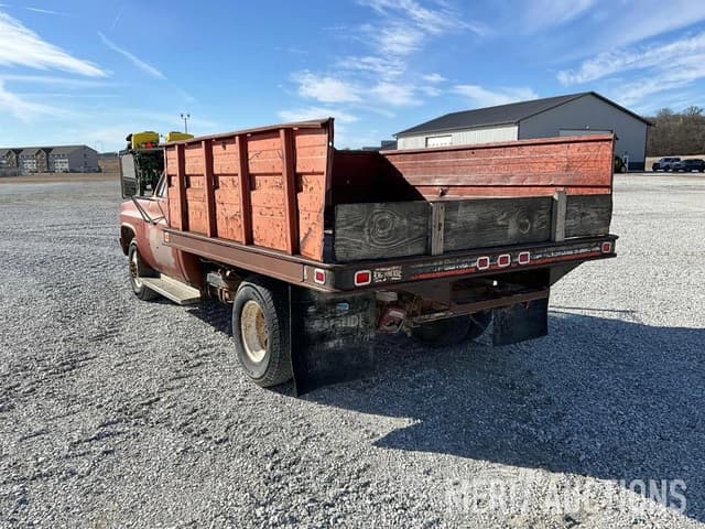 Image of Chevrolet C30 equipment image 2