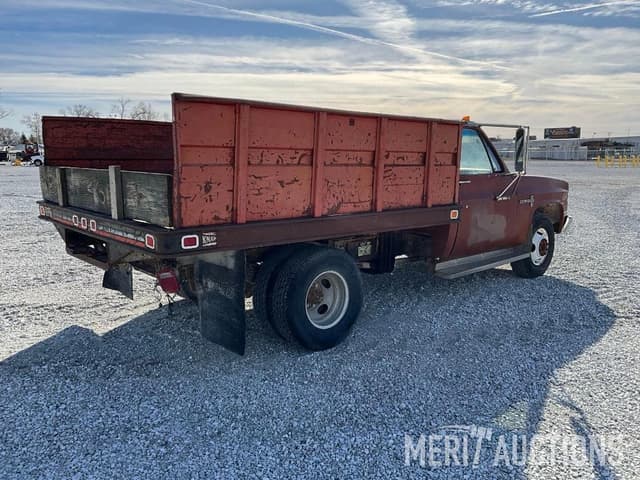 Image of Chevrolet C30 equipment image 4