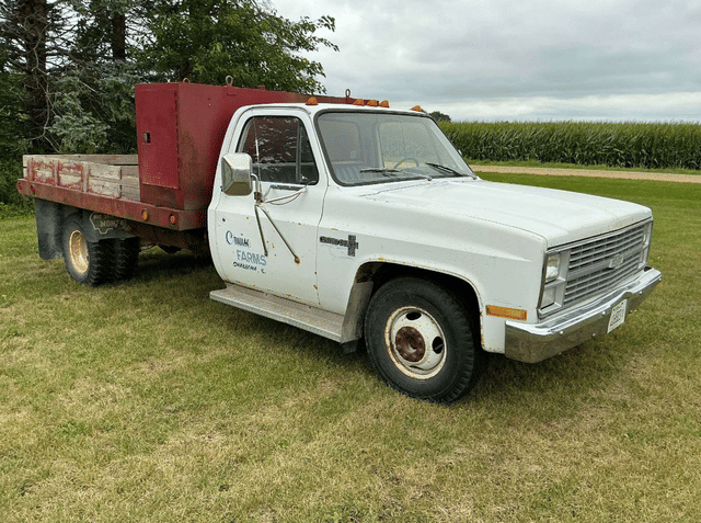 Image of Chevrolet Custom Deluxe 30 equipment image 3