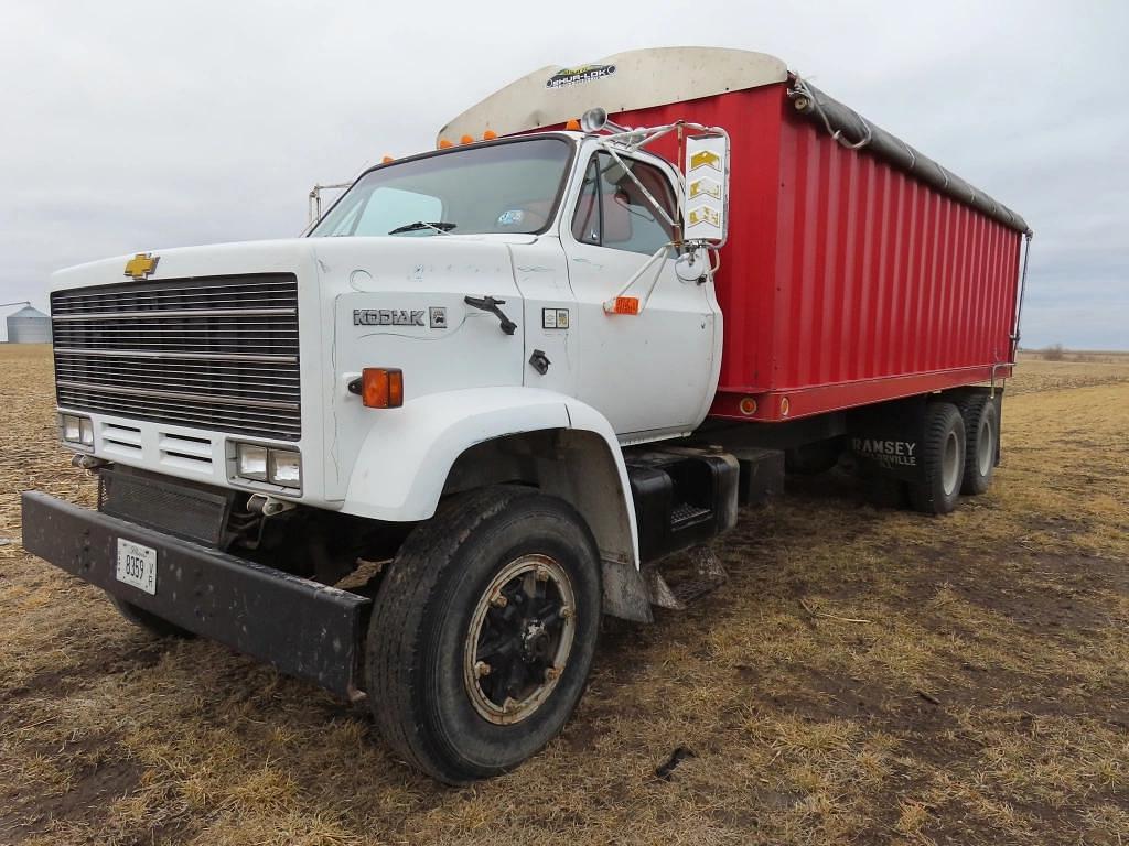 Image of Chevrolet Kodiak Primary image