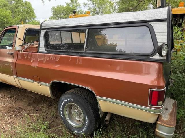 Image of Chevrolet Silverado 10 equipment image 4