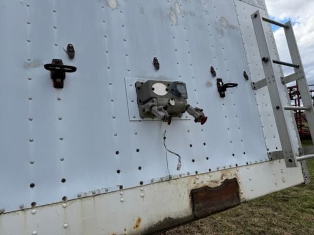 Image of Cornhusker 800 equipment image 4