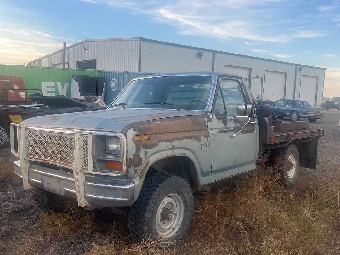 Image of Ford F-250 Primary image