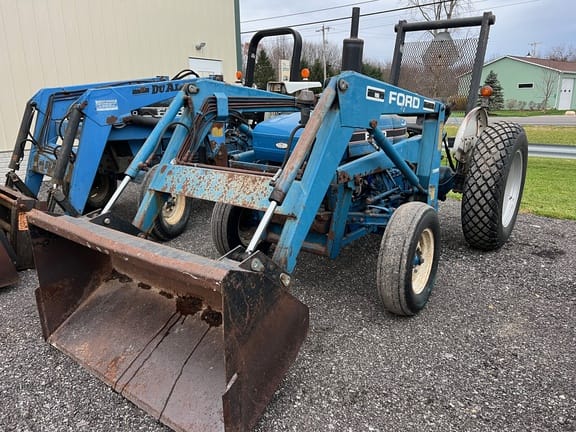 1983 Ford 2910 Equipment Image0