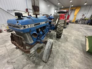 1983 Ford 3910 Image