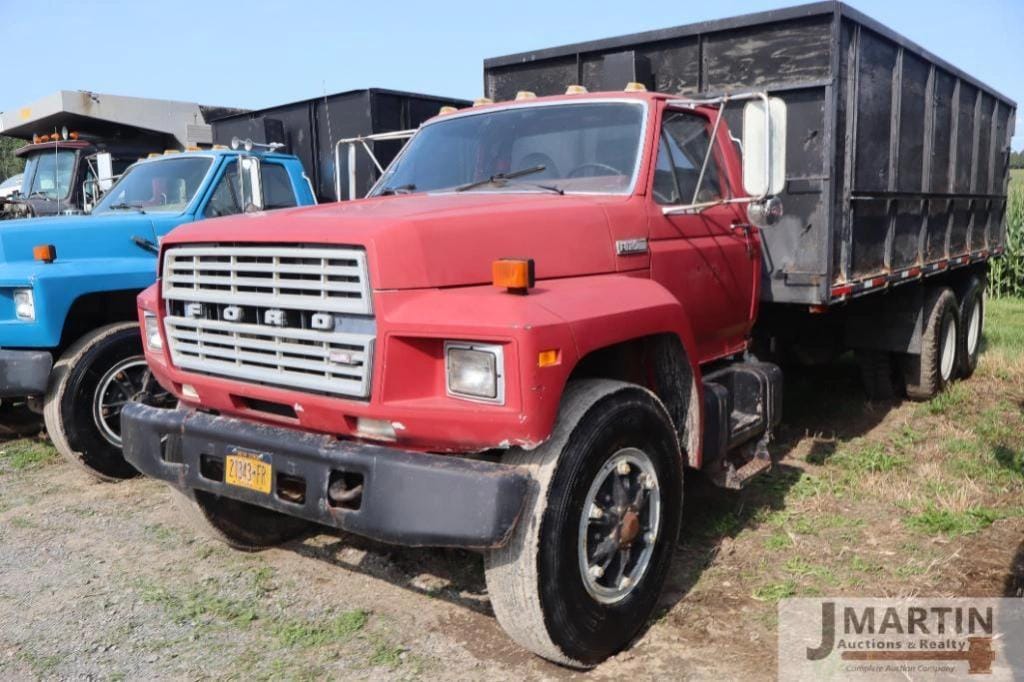 1983 Ford 800 Equipment Image0