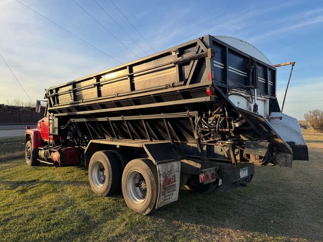 Image of Ford F-8000 equipment image 4