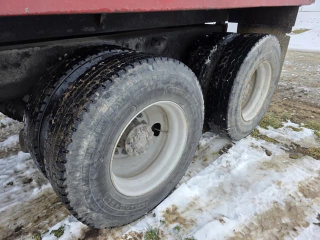 Image of Ford F-8000 equipment image 4