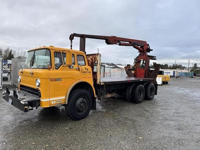 Image of Ford 8000 equipment image 2