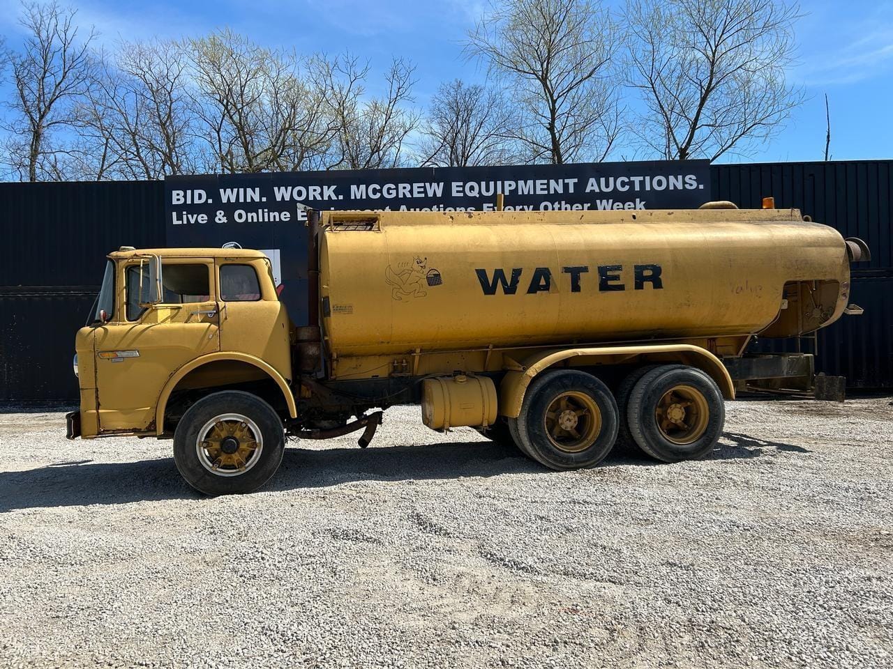1983 Ford CT8000 Equipment Image0