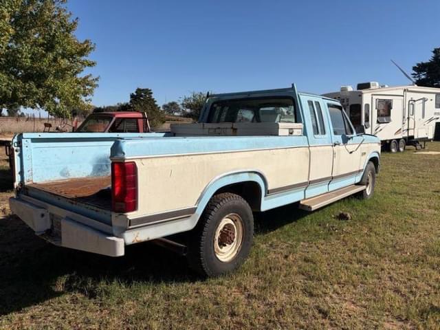 Image of Ford F-250 equipment image 4