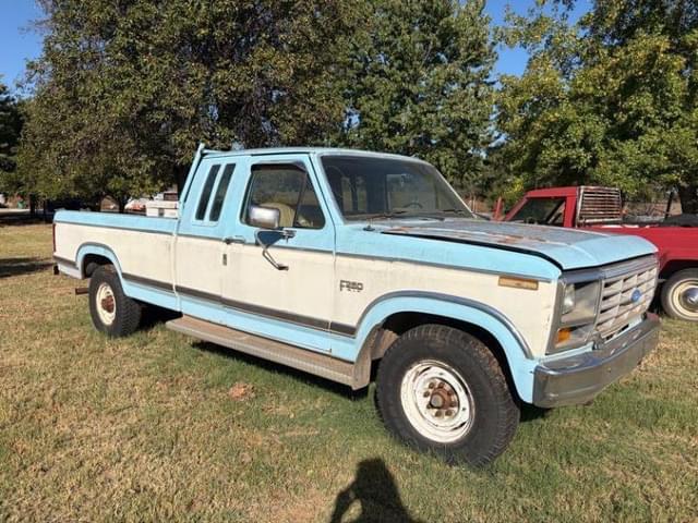 Image of Ford F-250 equipment image 2