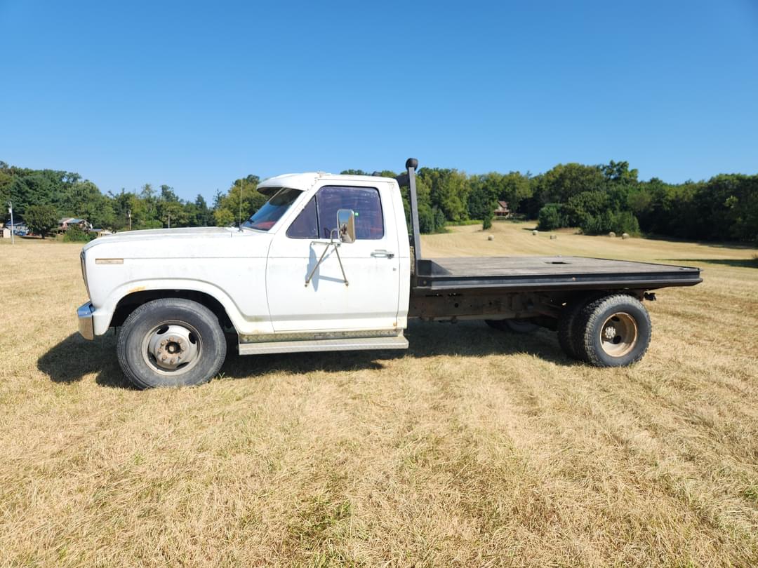 Image of Ford F-350 Primary image