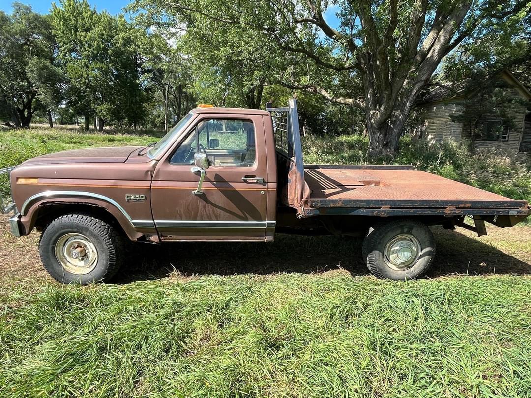 Image of Ford F-250 Primary image
