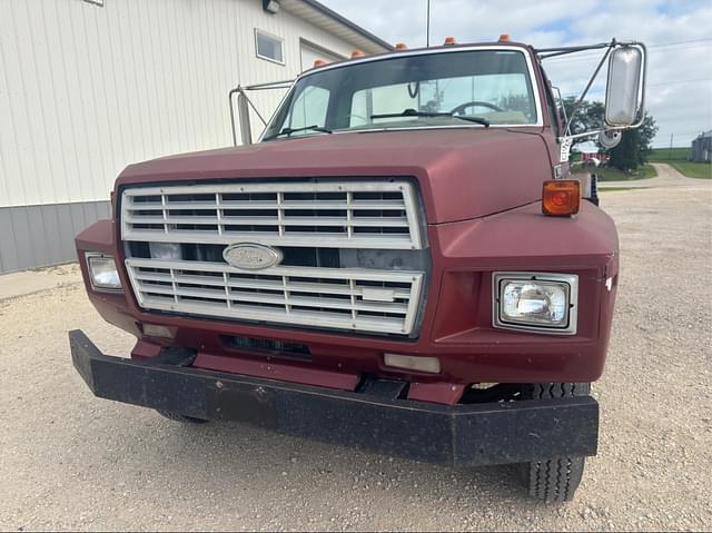 Image of Ford F-600 equipment image 1
