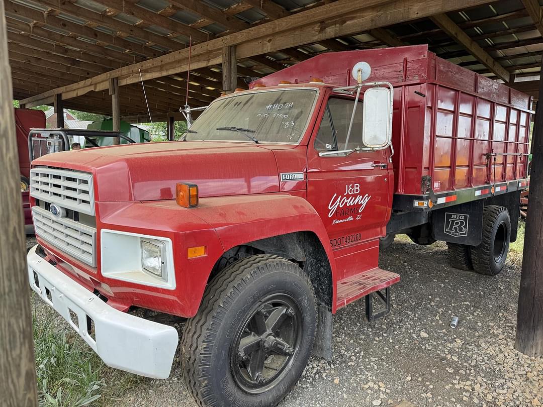Image of Ford F700 Primary image