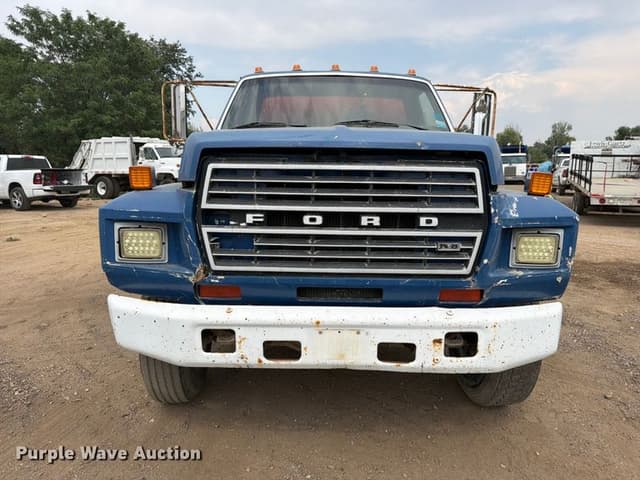 Image of Ford F-700 equipment image 1