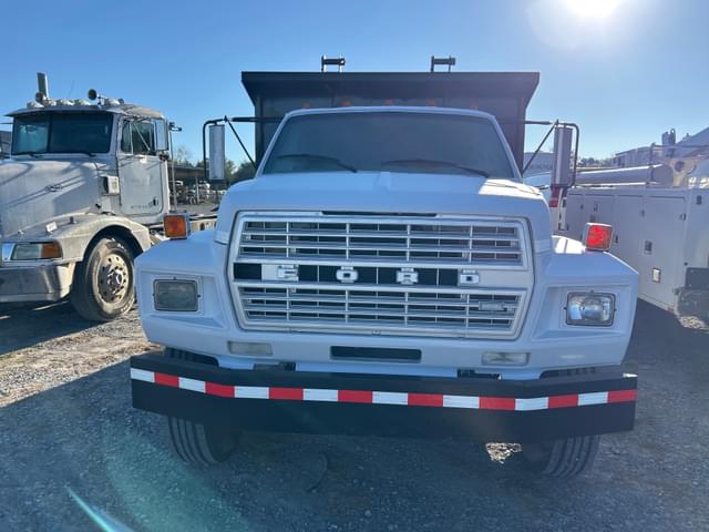Image of Ford F700 equipment image 4