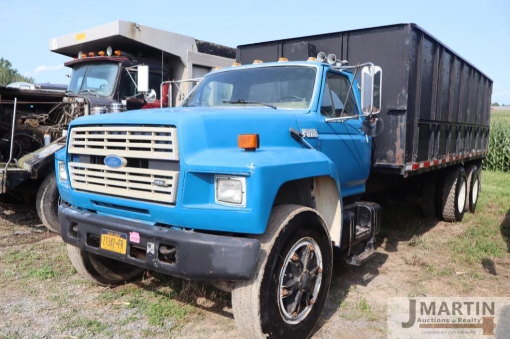1983 Ford F-800 Equipment Image0