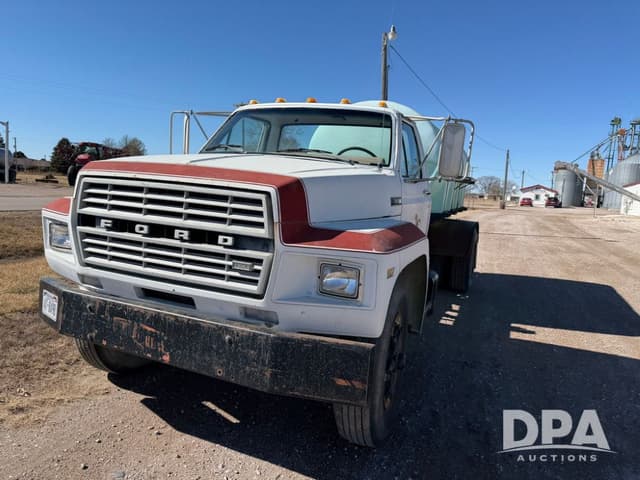 Image of Ford F-800 equipment image 1